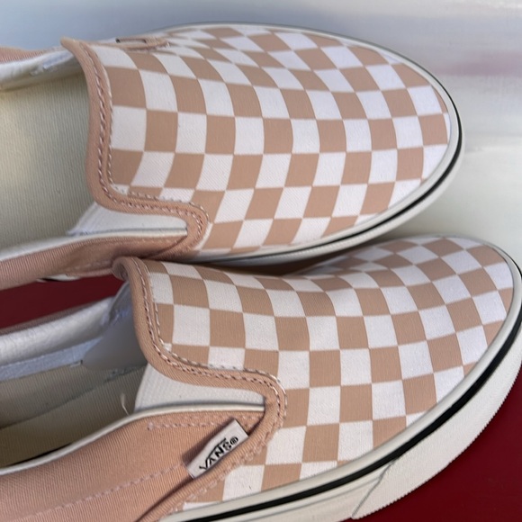 Vans WMNS Classic Slip-On
Color Theory Checkerboard Rose Smoke
VN000BVZBQL
Snkrs - Picture 14 of 16